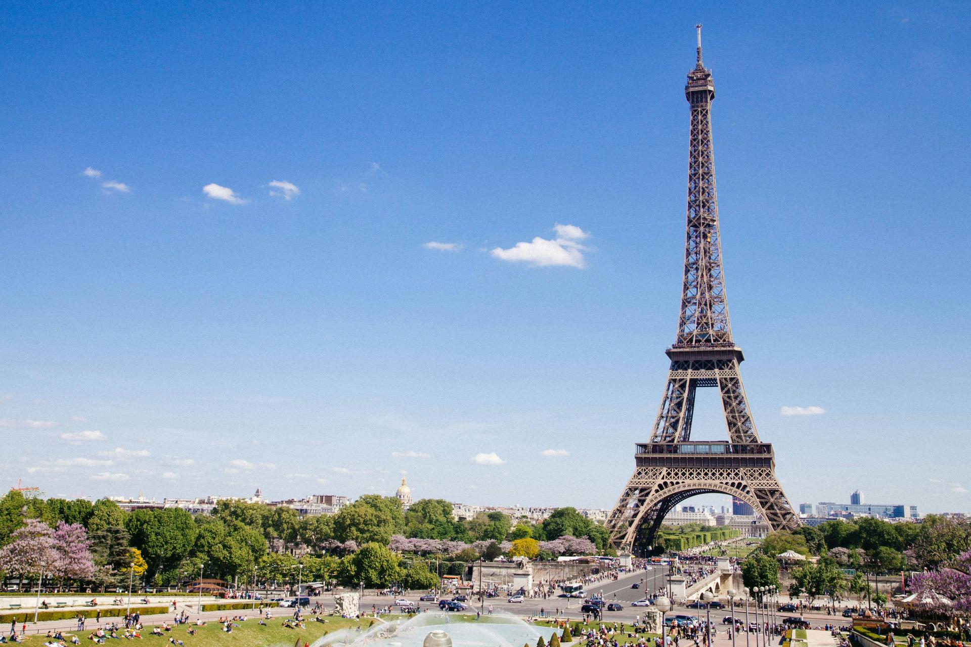 Discover Comptoir Principal: A Restaurant Near the Eiffel Tower