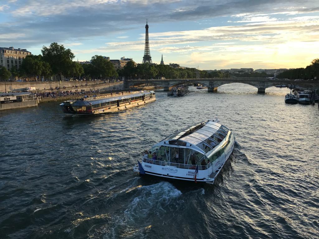 Riviera Fuga, a new restaurant on the Seine River