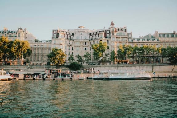 Annette K: The Floating Guinguette of the Parisian Summer