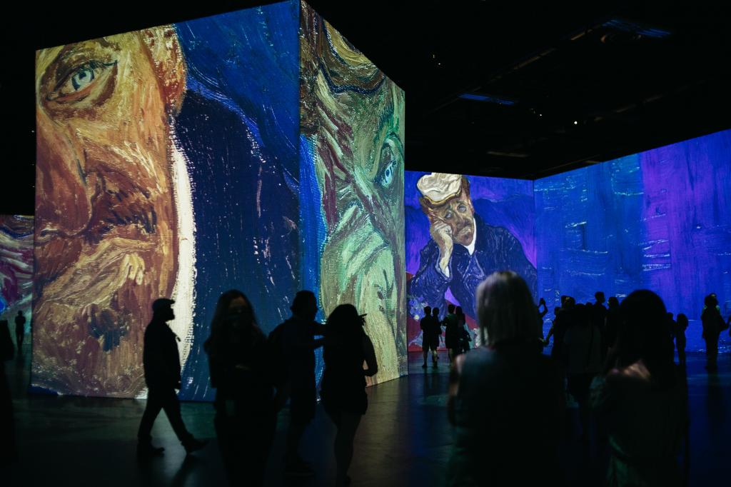 La Nuit Étoilée de Van Gogh de retour à l'Atelier des Lumières !