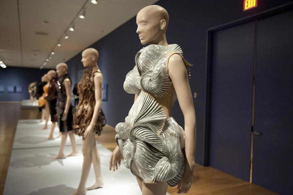 Iris Van Herpen au musée des Arts Décoratifs