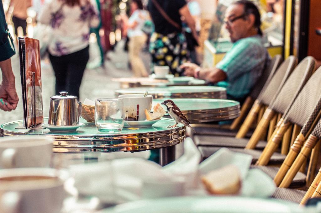 Café Fleur: A Flowery Bistro Just Steps Away from the Eiffel Tower