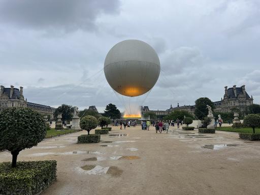La vasque remonte au ciel sur le jardin des Tuileries !